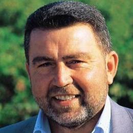 798ff42bd2ba630855a2e86e80ddf200-16063-1296117778