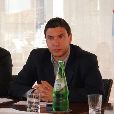 542656_525547104151032_642315906_n