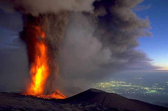 panorama-etna-eruzione