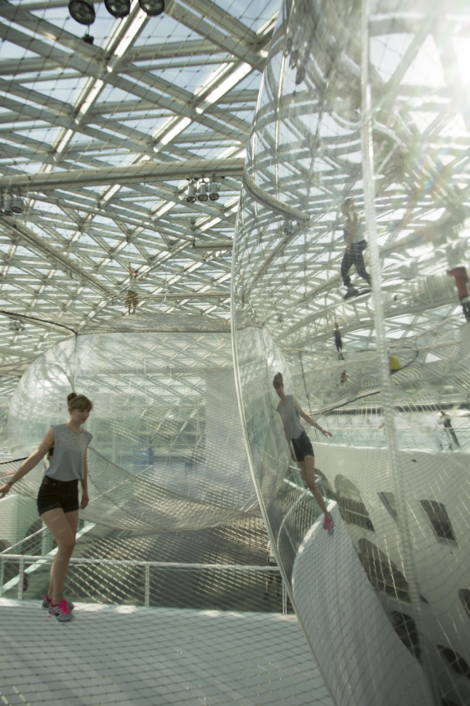 9-tomas-saraceno-in-orbit-installation-at-k21-standehaus