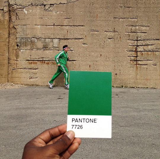 pantone7726