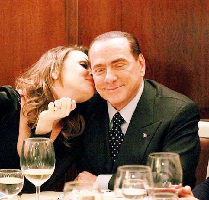 l43-berlusconi-pascale-130214204005_big