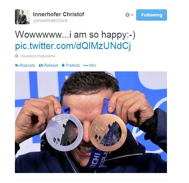 Christof Innerhofer mostra con orgoglio le due medaglie vinte. "L'Argento nella discesa libera e il Bronzo nella super combinata - slalom"