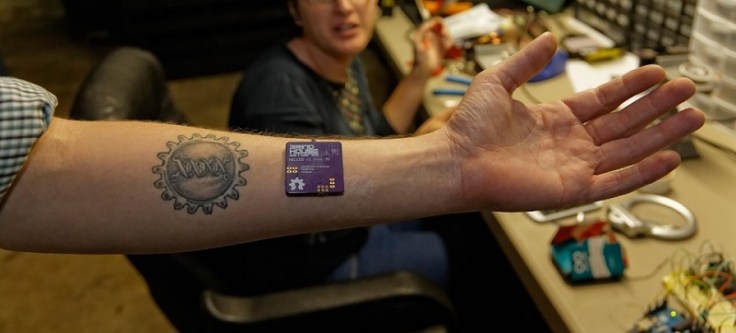 tatuaggio-diventa-bio-batteria