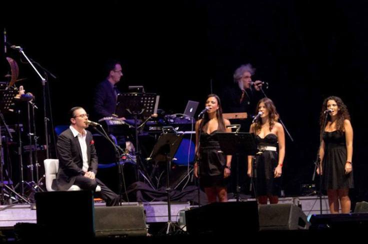 Live  Tour con Mike Patton Da sinistra: Valeria Vasta, Roberta Lizzio, Claudia Puglisi 