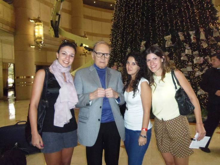 Con il Maestro Ennio Morricone Da sinistra: Valeria Vasta, Claudia Puglisi, Roberta Lizzio 