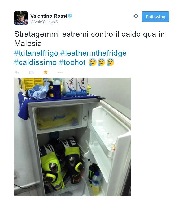 Valentino Rossi ha trovato un modo per combattere il caldo della Malesia.