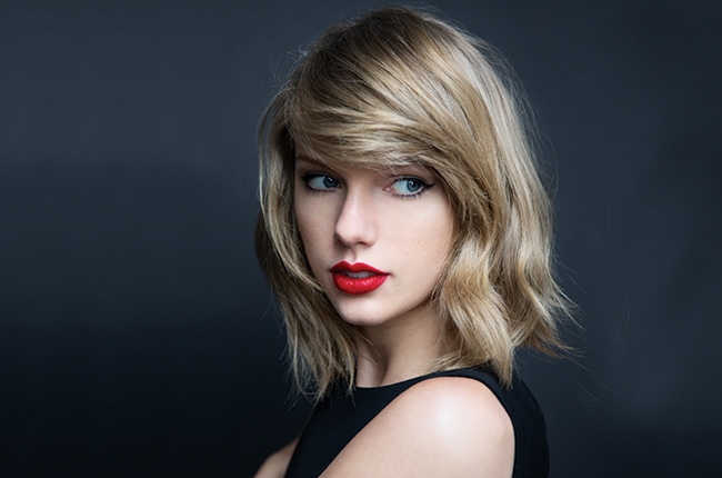 do-no-reuse-taylor-swift-the-beat-bb36-sarah-barlow-billboard-650