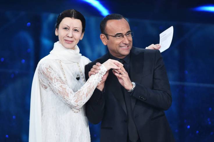 «L'imitatrice è stata stupenda, eccezionale. Potete aiutarmi a contattarla per farle i complimenti?», dice al telefono con l'Ansa. «Il pubblico non si aspettava di vedere Carla Fracci al festival della canzone. Anch'io ero a casa di mio figlio ignara», racconta. «Ci siamo goduti la serata con grande divertimento e con stima per questo personaggio incredibile, Virginia Raffaele. È brava, brava, brava». La parolaccia? «Non ci ho fatto caso veramente, ma quando ci vuole ci vuole. Ogni tanto se ne dice una, ti scappa».